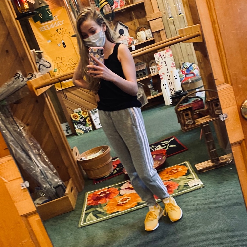 Meet your Posher, Madelyn